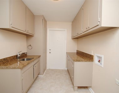 10034 Cedardale Drive - Photo Thumbnail 24