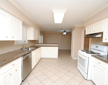 10034 Cedardale Drive - Photo Thumbnail 13