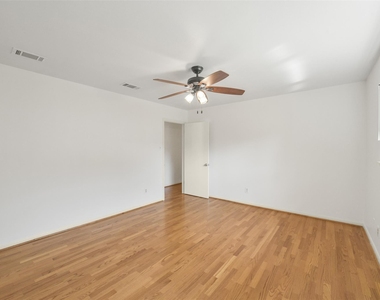 8415 Braesdale Lane - Photo Thumbnail 24