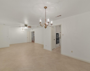 8415 Braesdale Lane - Photo Thumbnail 8