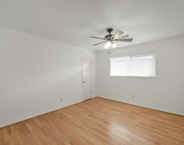 8415 Braesdale Lane - Photo Thumbnail 20