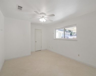 8415 Braesdale Lane - Photo Thumbnail 28