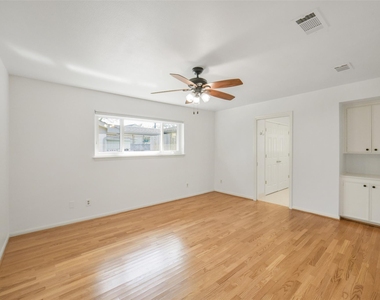 8415 Braesdale Lane - Photo Thumbnail 23