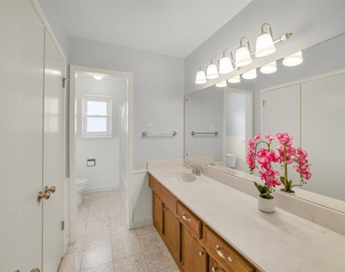 8415 Braesdale Lane - Photo Thumbnail 21