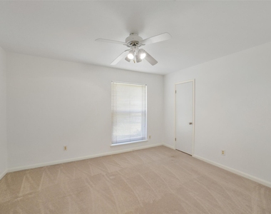8415 Braesdale Lane - Photo Thumbnail 18