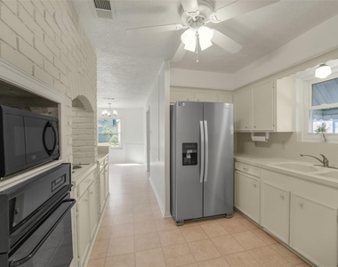 8415 Braesdale Lane - Photo Thumbnail 15