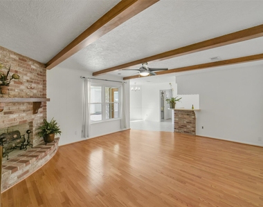 8415 Braesdale Lane - Photo Thumbnail 9