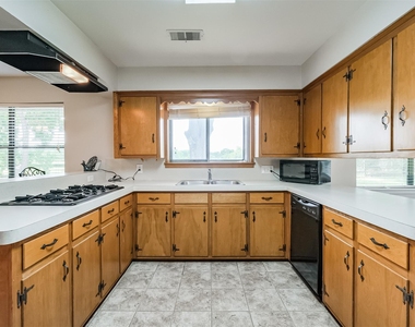 18211 Mueschke Road - Photo Thumbnail 15