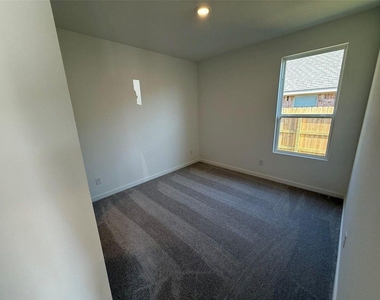 3032 Waterwood Pass Drive - Photo Thumbnail 7