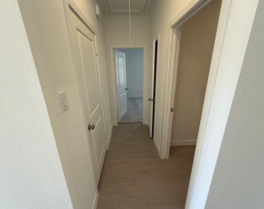 3032 Waterwood Pass Drive - Photo Thumbnail 4