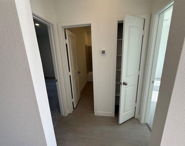 3032 Waterwood Pass Drive - Photo Thumbnail 2
