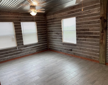 544 Marlin Street - Photo Thumbnail 3