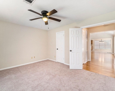 15214 Park Estates Lane - Photo Thumbnail 10