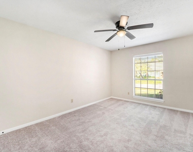 15214 Park Estates Lane - Photo Thumbnail 14