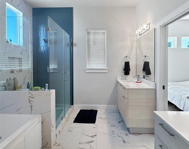 4702 Oats Street - Photo Thumbnail 16