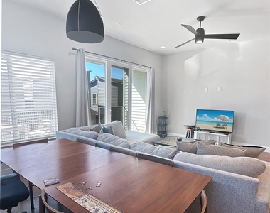 4702 Oats Street - Photo Thumbnail 4