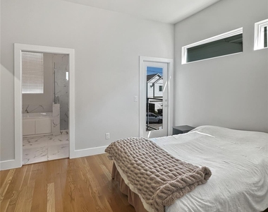 4702 Oats Street - Photo Thumbnail 7