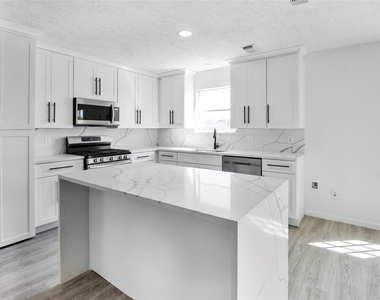 511 Chaseway Drive - Photo Thumbnail 2