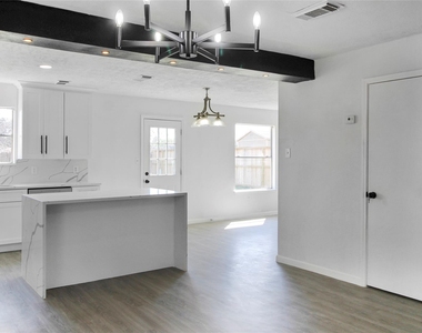 511 Chaseway Drive - Photo Thumbnail 7