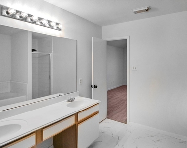 511 Chaseway Drive - Photo Thumbnail 15