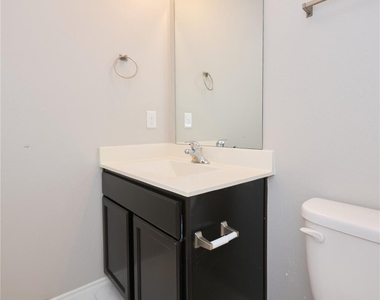 13918 Nicolet Arbor Lane - Photo Thumbnail 32