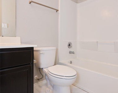 13918 Nicolet Arbor Lane - Photo Thumbnail 33