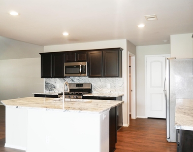 13918 Nicolet Arbor Lane - Photo Thumbnail 6