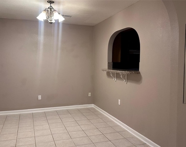 5753 Pinehurst Drive - Photo Thumbnail 3