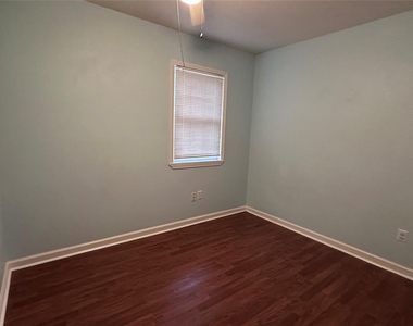 5753 Pinehurst Drive - Photo Thumbnail 9