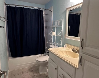 5753 Pinehurst Drive - Photo Thumbnail 10