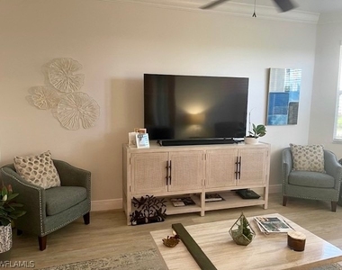 9723 Heatherstone Lake Court - Photo Thumbnail 8
