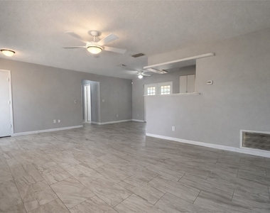 424 Cactus Circle - Photo Thumbnail 2