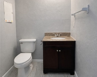 424 Cactus Circle - Photo Thumbnail 7