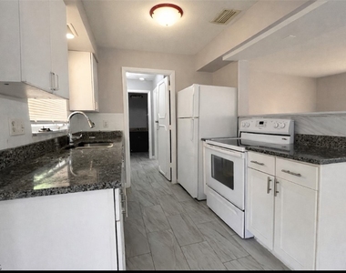 424 Cactus Circle - Photo Thumbnail 3