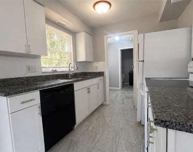 424 Cactus Circle - Photo Thumbnail 4