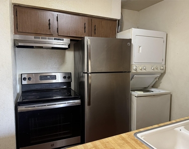 6161 Reims Road - Photo Thumbnail 12