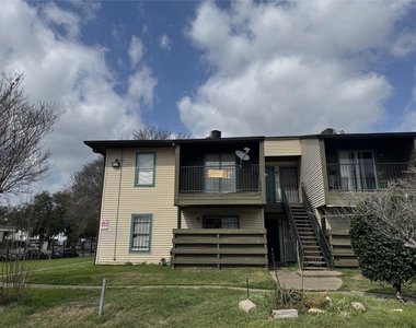6161 Reims Road - Photo Thumbnail 2