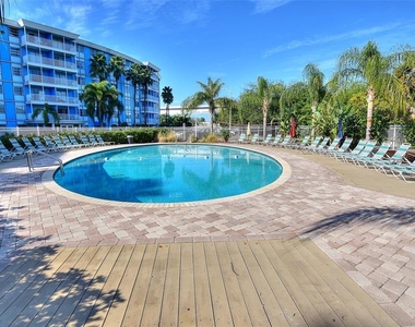 3315 58th Avenue S - Photo Thumbnail 8