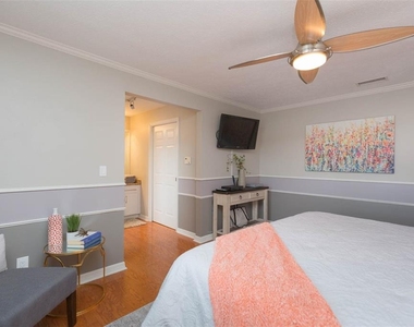 702 W Bay Street - Photo Thumbnail 15