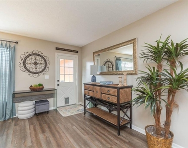 702 W Bay Street - Photo Thumbnail 10
