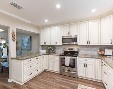 702 W Bay Street - Photo Thumbnail 1