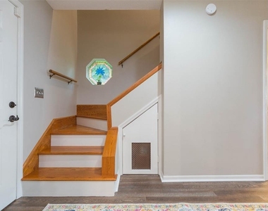 702 W Bay Street - Photo Thumbnail 13