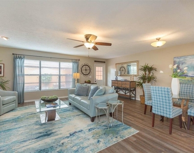 702 W Bay Street - Photo Thumbnail 5