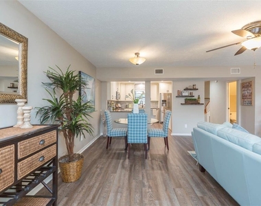 702 W Bay Street - Photo Thumbnail 9