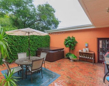 702 W Bay Street - Photo Thumbnail 11