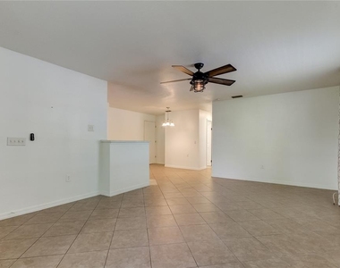 7604 S Sherrill Street - Photo Thumbnail 3