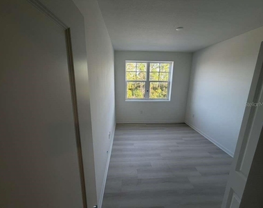 5587 Millenia Park Boulevard - Photo Thumbnail 7
