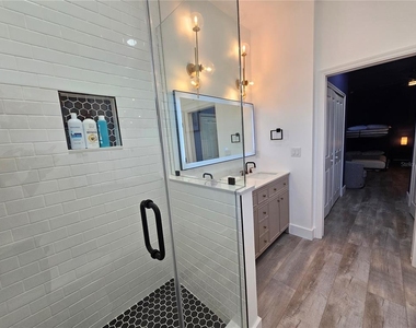 2075 Jewell Avenue - Photo Thumbnail 35
