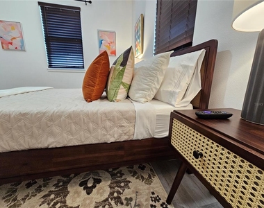 2075 Jewell Avenue - Photo Thumbnail 18