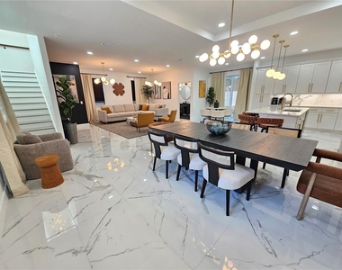 2075 Jewell Avenue - Photo Thumbnail 2
